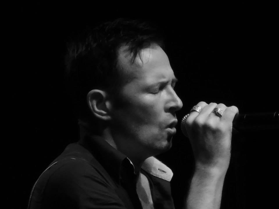 Scott Weiland and the Wildabouts come up empty inside The Bear’s Den&nbsp;(2014)