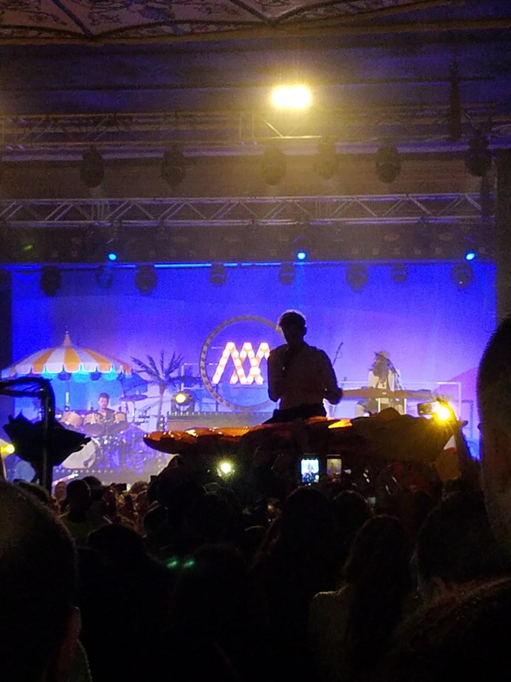 Winter weather can’t dampen Andrew McMahon’s pool party inside The&nbsp;Rapids